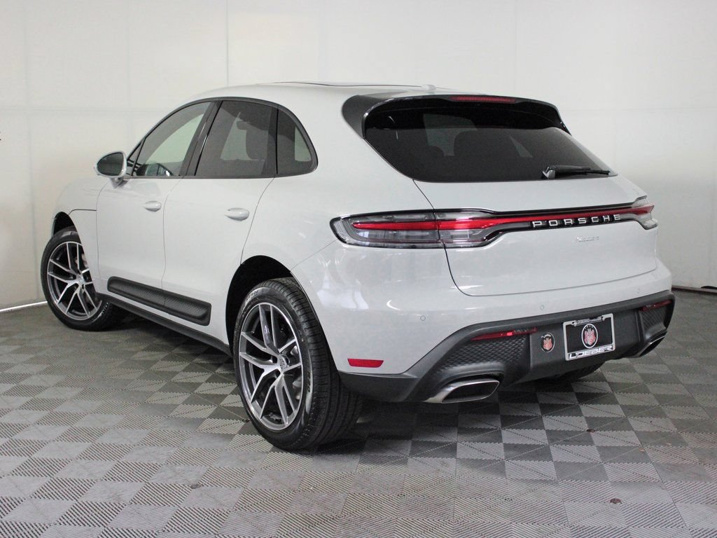 Certified 2026 Porsche Macan AWD/4WD image 3