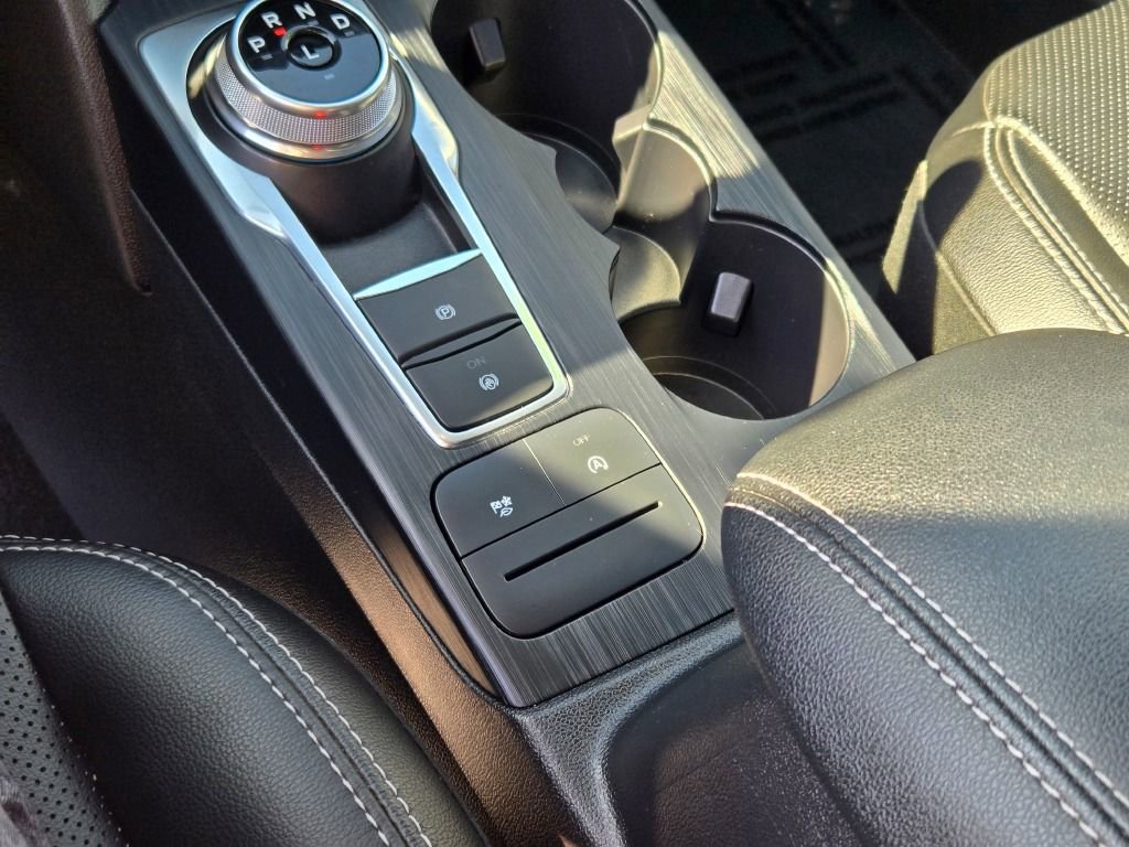 Used 2022 Ford Escape SEL w/ Technology Package image 30