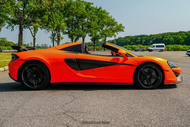 Used 2019 McLaren 570S Spider image 9