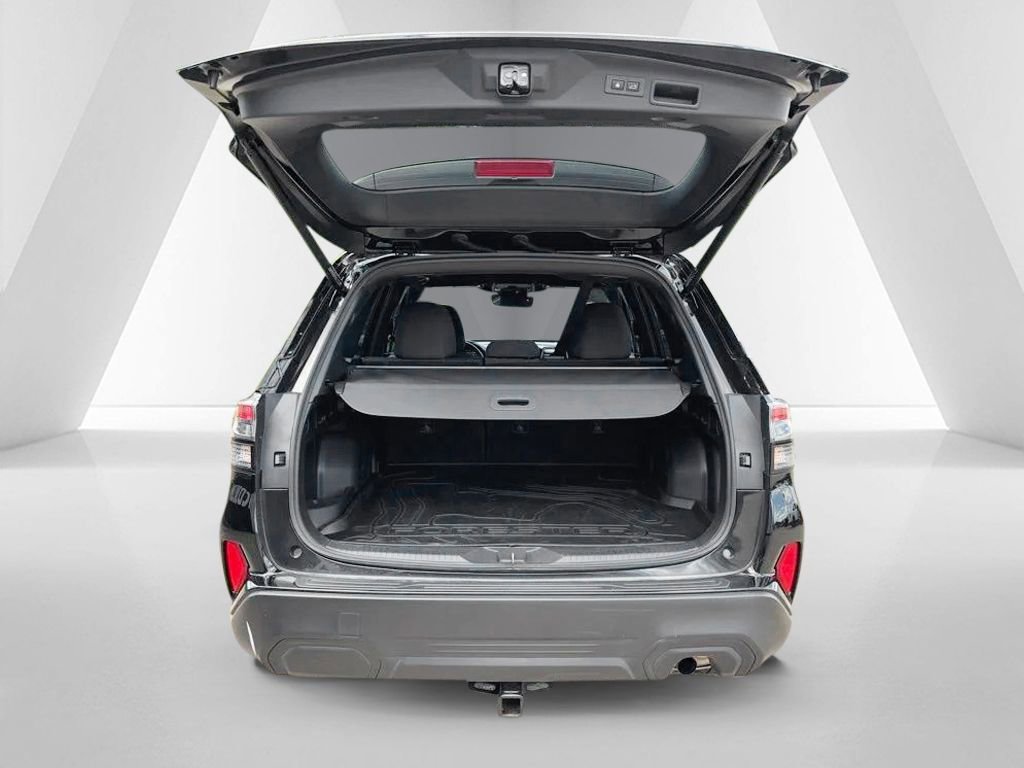 Used 2025 Subaru Forester Premium AWD/4WD image 36