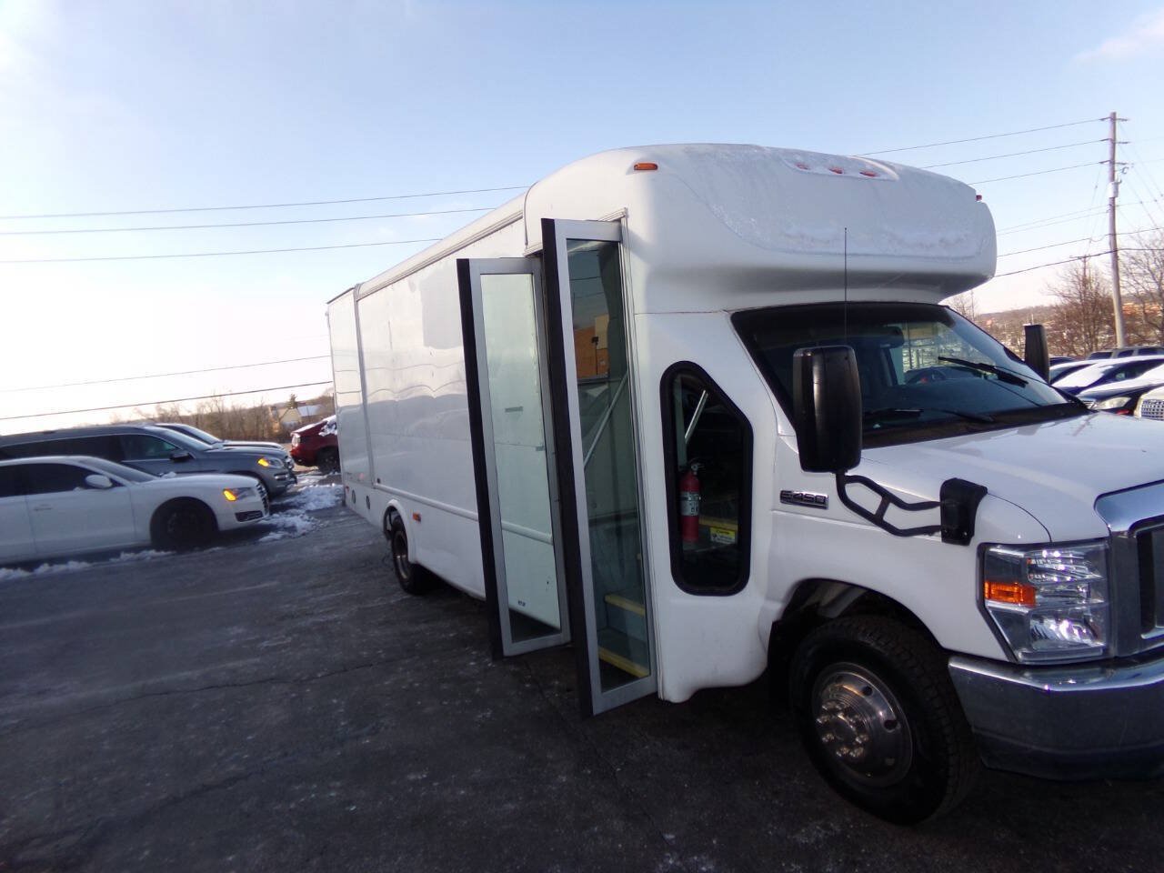 Used 2019 Ford E-450 and Econoline 450 Super Duty w/ Shuttle Bus Prep Package RWD image 63