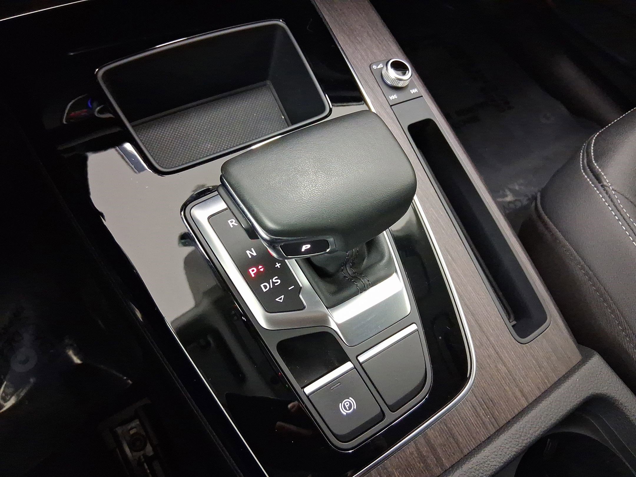 Used 2023 Audi Q5 2.0T Premium image 16