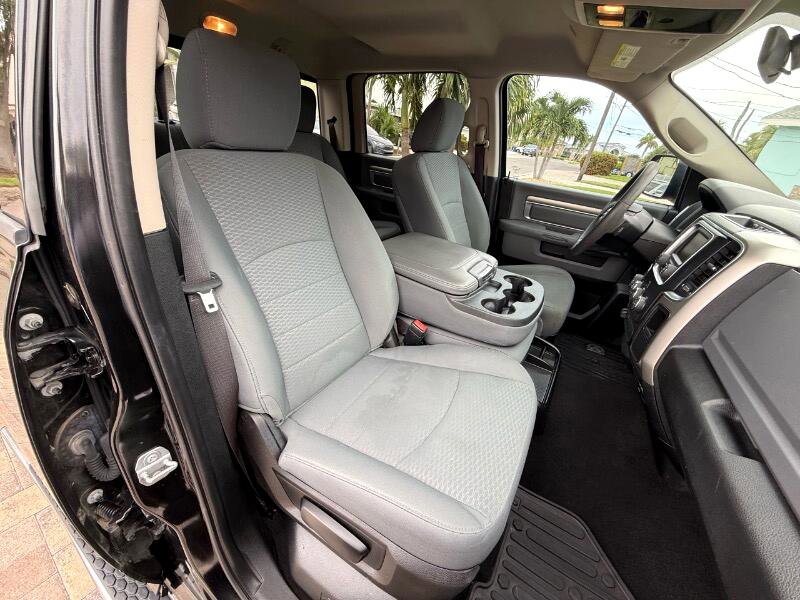 Used 2018 RAM 1500 Classic SLT image 26