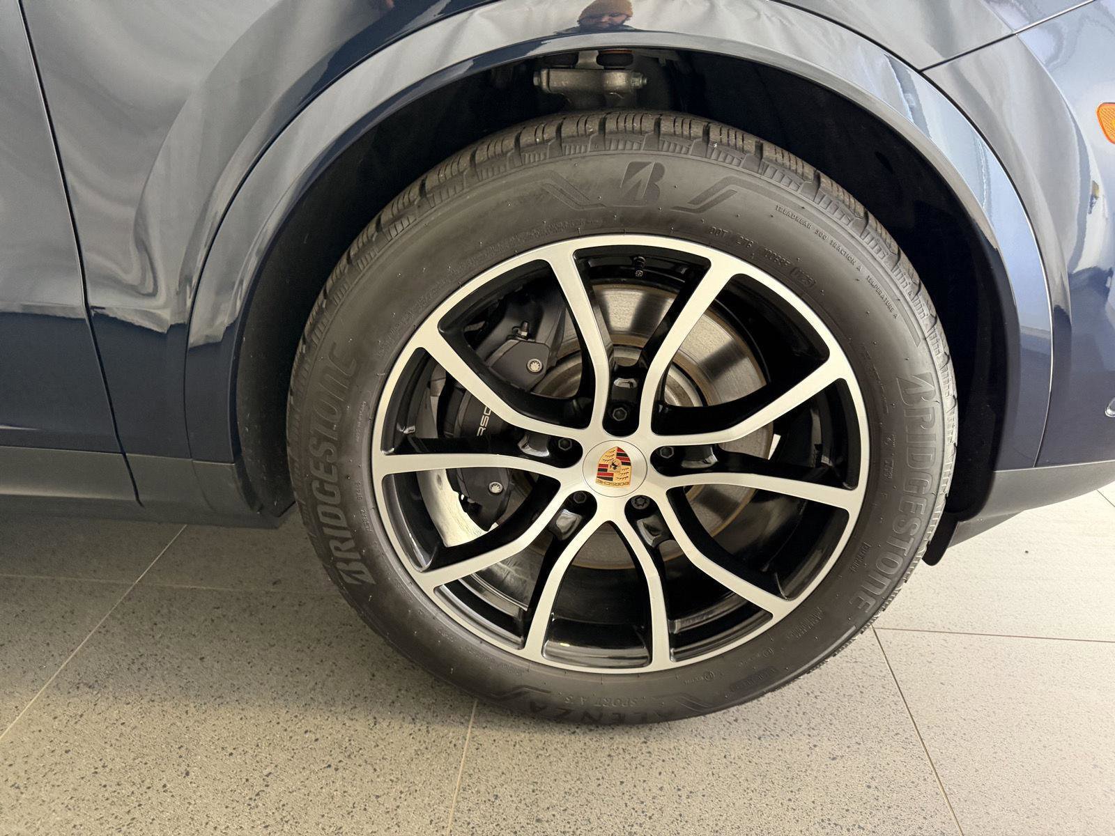 Certified 2025 Porsche Cayenne E-Hybrid image 13