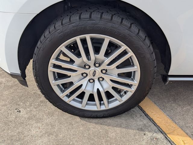 Used 2022 Ford Expedition Limited image 9