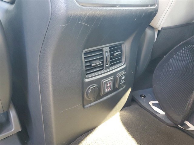 Certified 2024 Nissan Titan SV w/ SV Convenience Package image 9