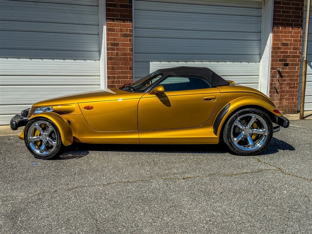Used 2002 Chrysler Prowler image 4