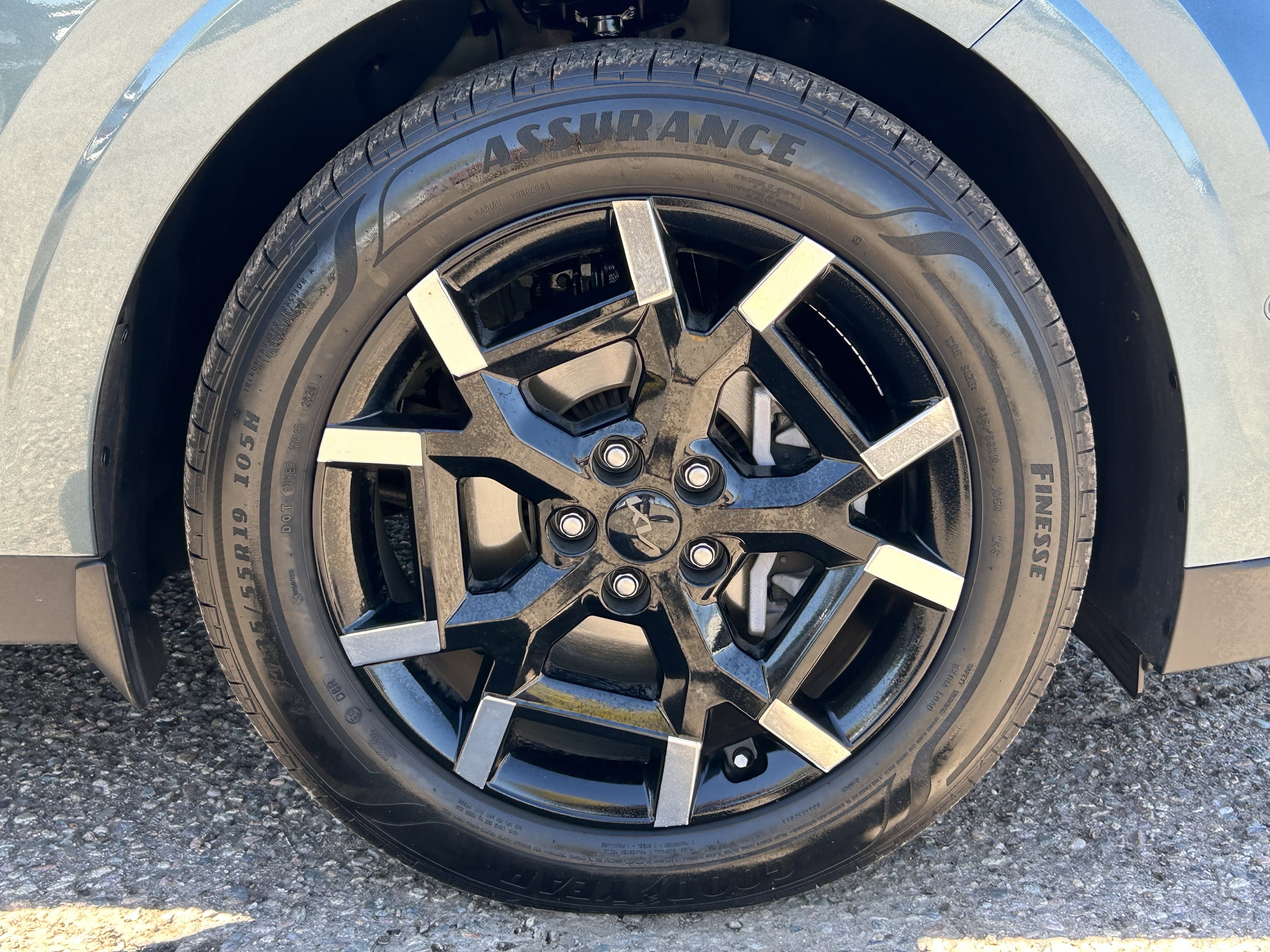 Used 2025 Kia Carnival SX Prestige image 8