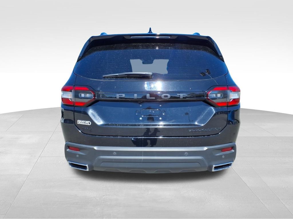 Used 2025 Honda Pilot Black Edition image 25