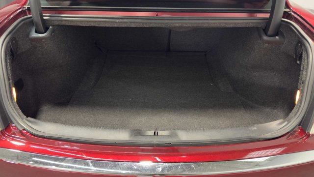 Used 2018 Chrysler 300 Limited w/ Safetytec Plus Group RWD image 34
