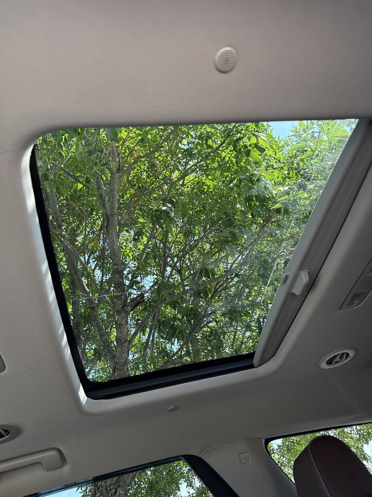 Used 2020 Buick Enclave Avenir w/ Avenir Technology Package image 27