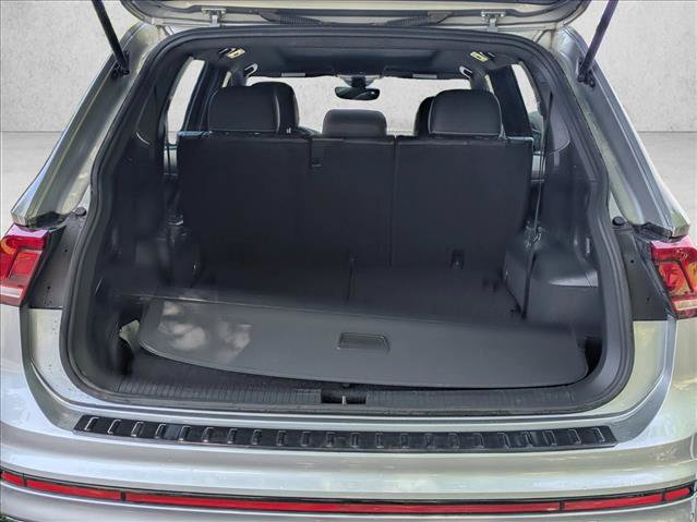 Used 2023 Volkswagen Tiguan SE R-Line FWD image 6