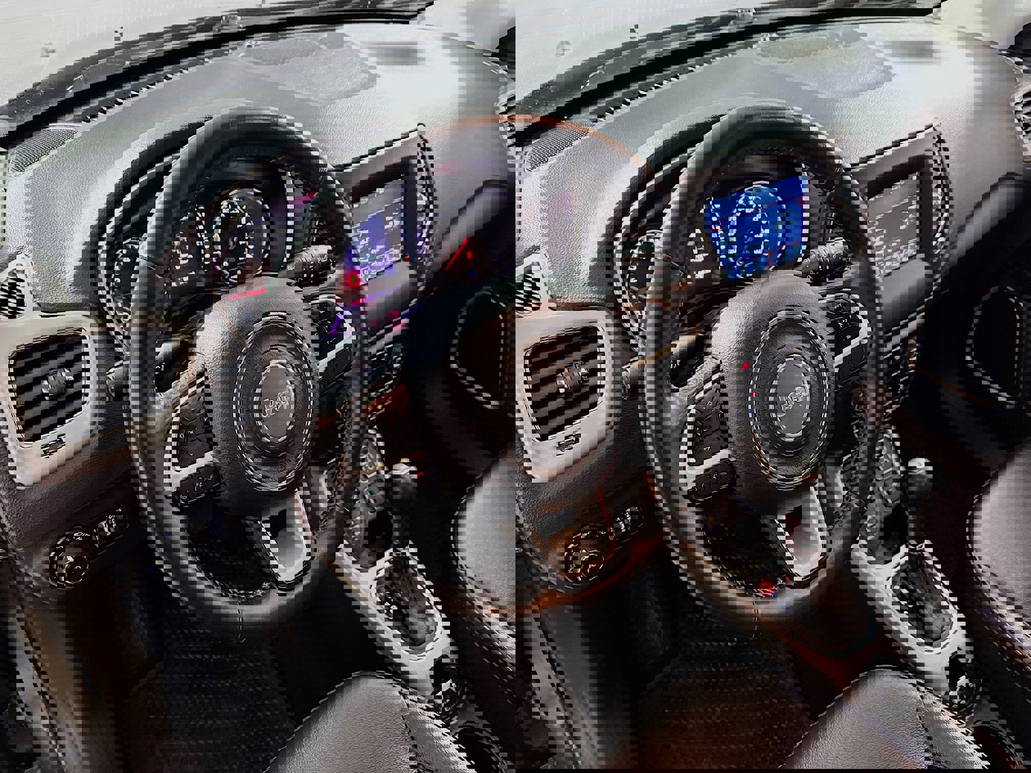 Used 2019 Jeep Compass Latitude w/ Cold Weather Group image 22