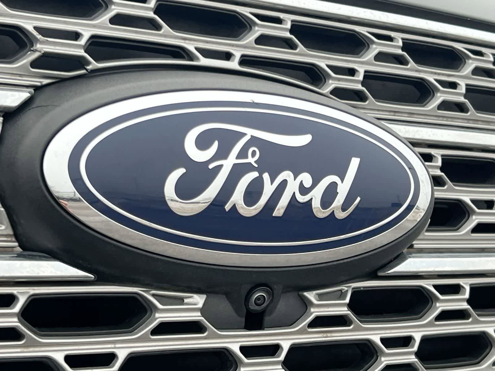 Used 2023 Ford Explorer Limited w/ Hybrid Equipment Group 310A AWD/4WD image 12