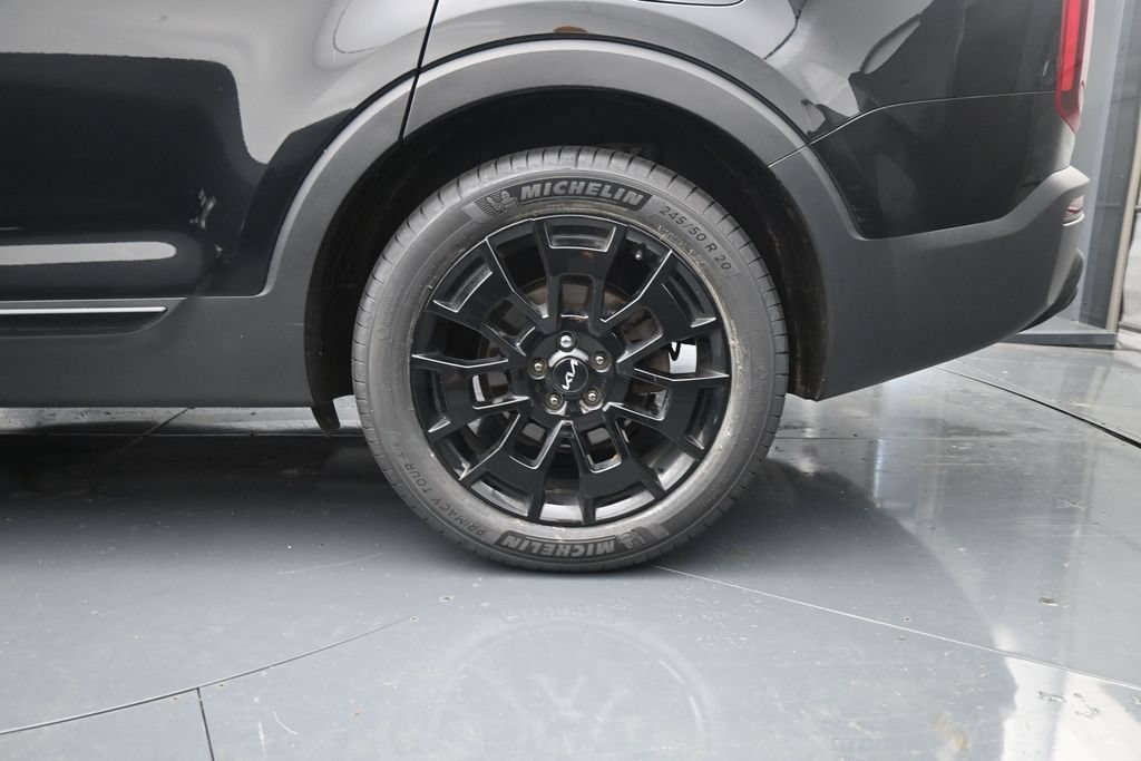 Used 2022 Kia Telluride SX w/ Nightfall Edition Package AWD/4WD image 13