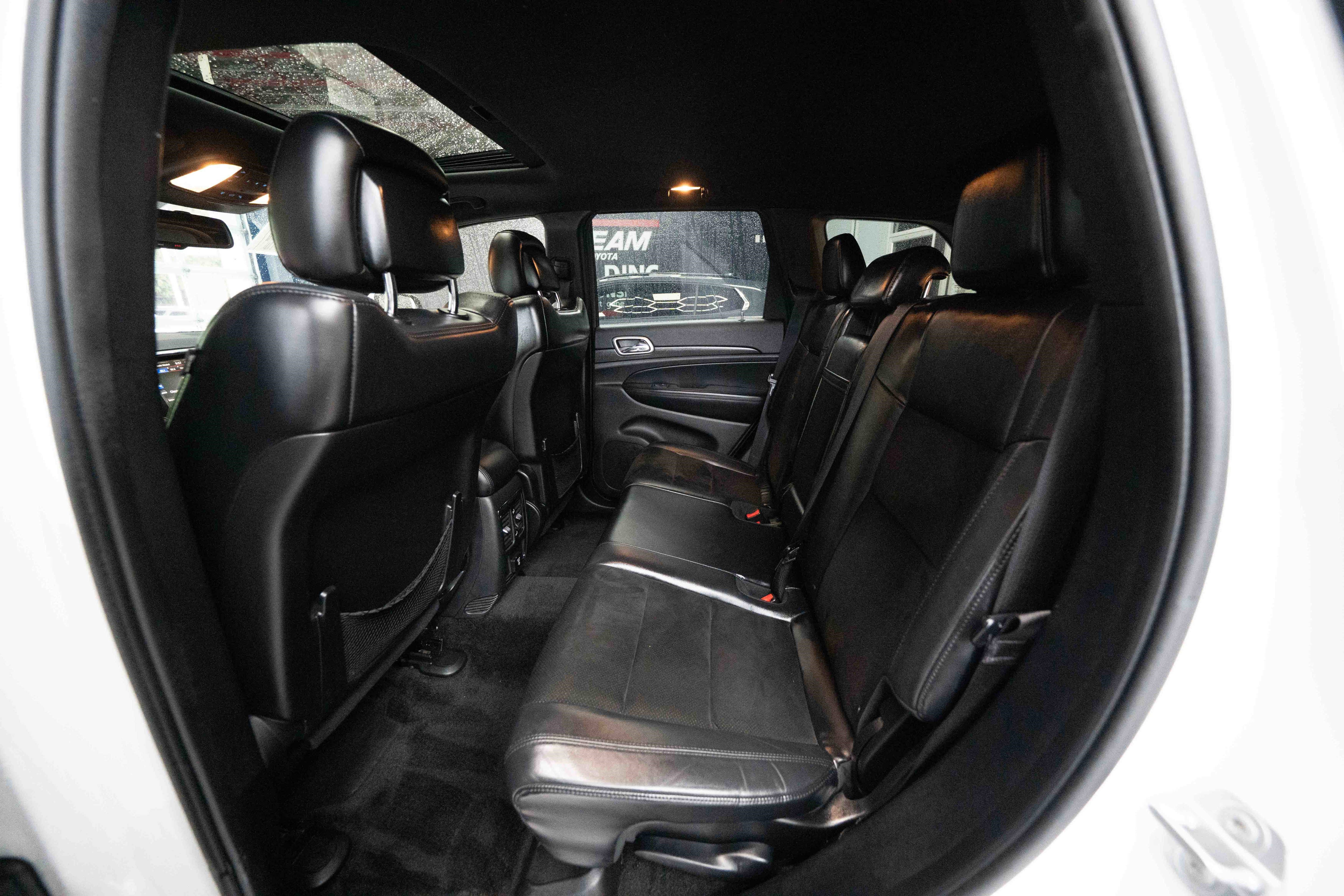Used 2015 Jeep Grand Cherokee Altitude image 23