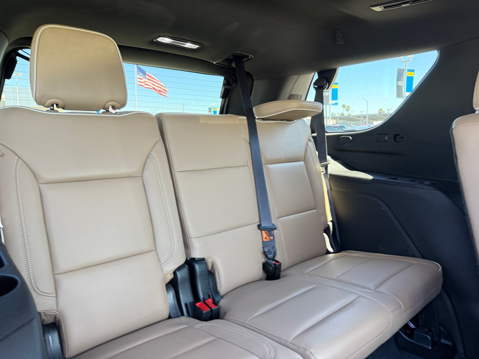 Used 2023 Chevrolet Tahoe Premier w/ Advanced Technology Package AWD/4WD image 21