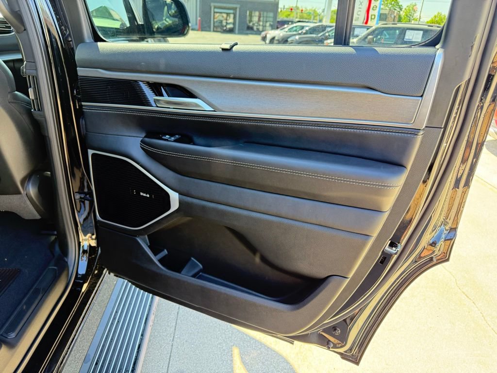 New 2026 Jeep Grand Wagoneer Limited AWD/4WD image 44