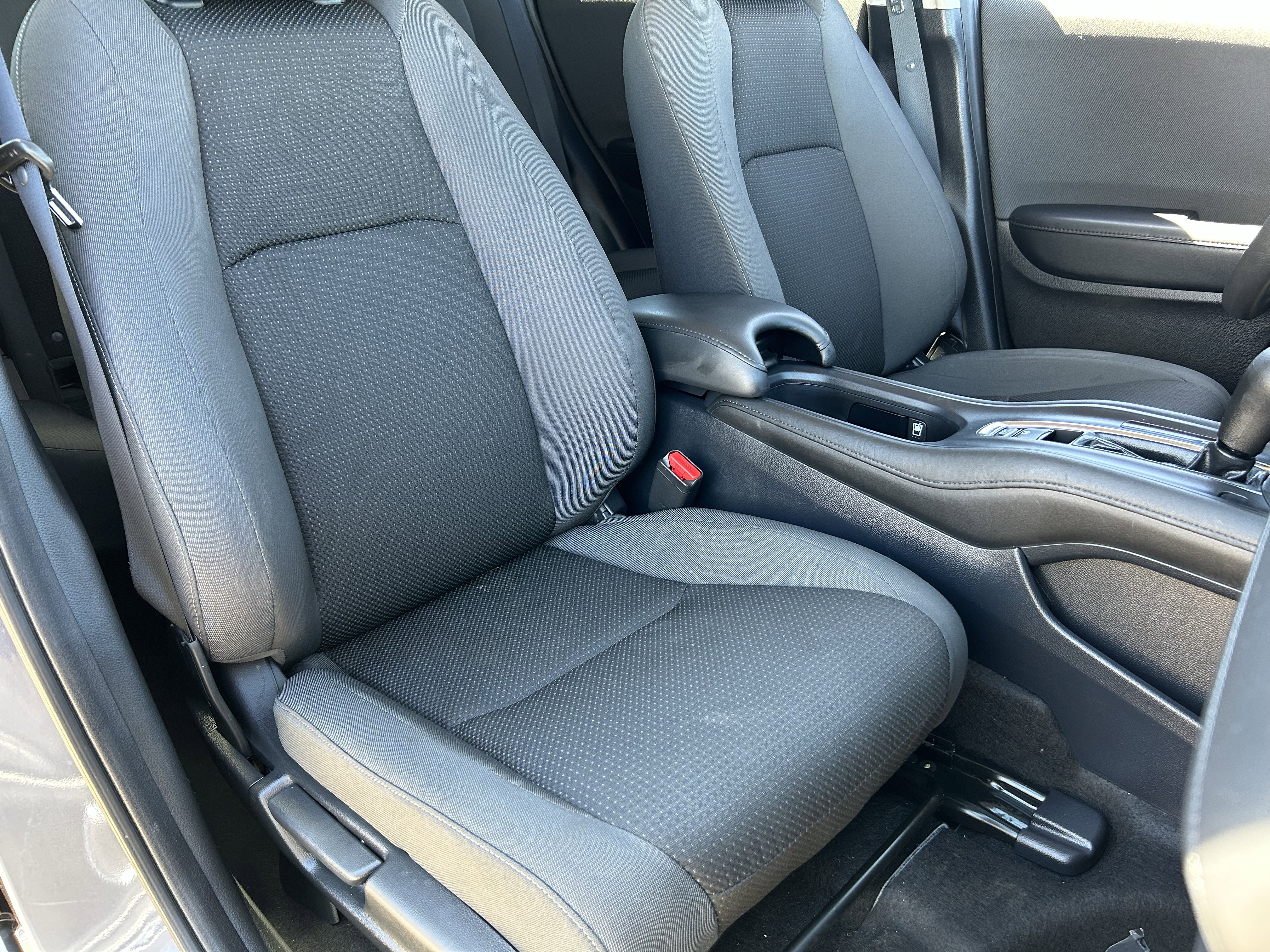 Used 2022 Honda HR-V EX image 9