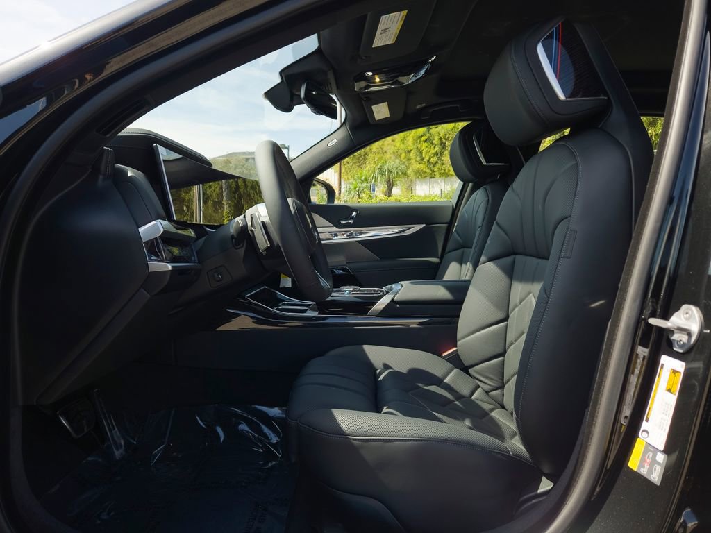 New 2026 BMW i7 eDrive50 w/ M Sport Package image 7