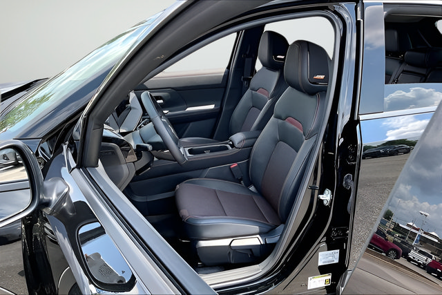 Certified 2026 Nissan Kicks SR w/ SR Premium Package AWD/4WD image 18