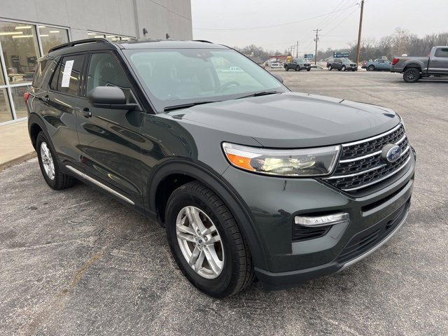 Used 2022 Ford Explorer XLT w/ Equipment Group 202A image 3