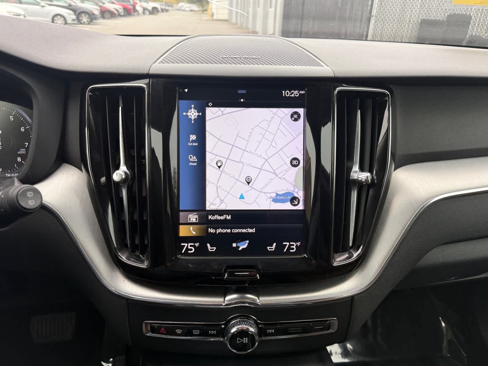 Used 2019 Volvo XC60 T5 Momentum w/ Protection Package AWD/4WD image 13