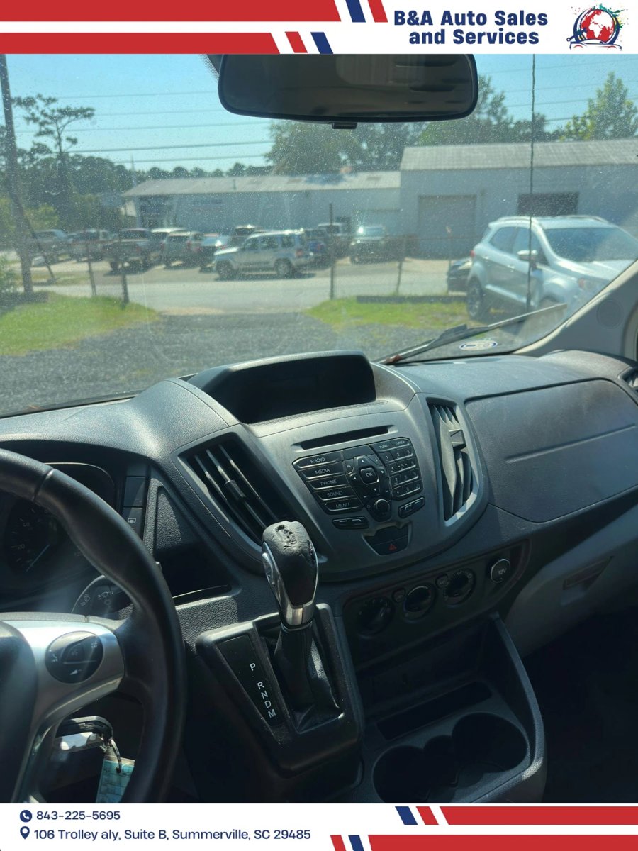 Used 2017 Ford Transit 150 XL RWD image 4