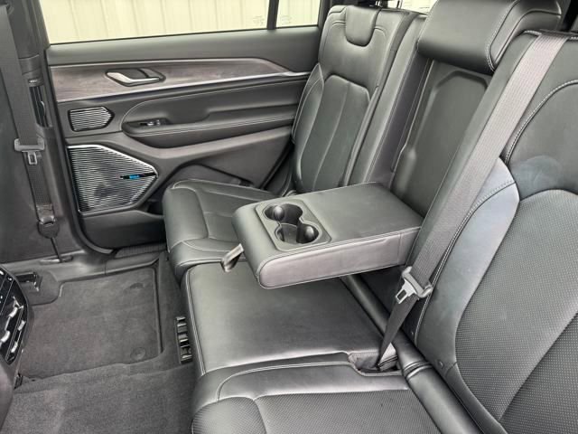 Used 2022 Jeep Grand Cherokee L Overland image 18