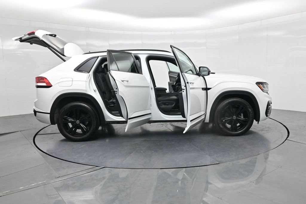 Used 2023 Volkswagen Atlas Cross Sport SEL R-Line AWD/4WD image 36