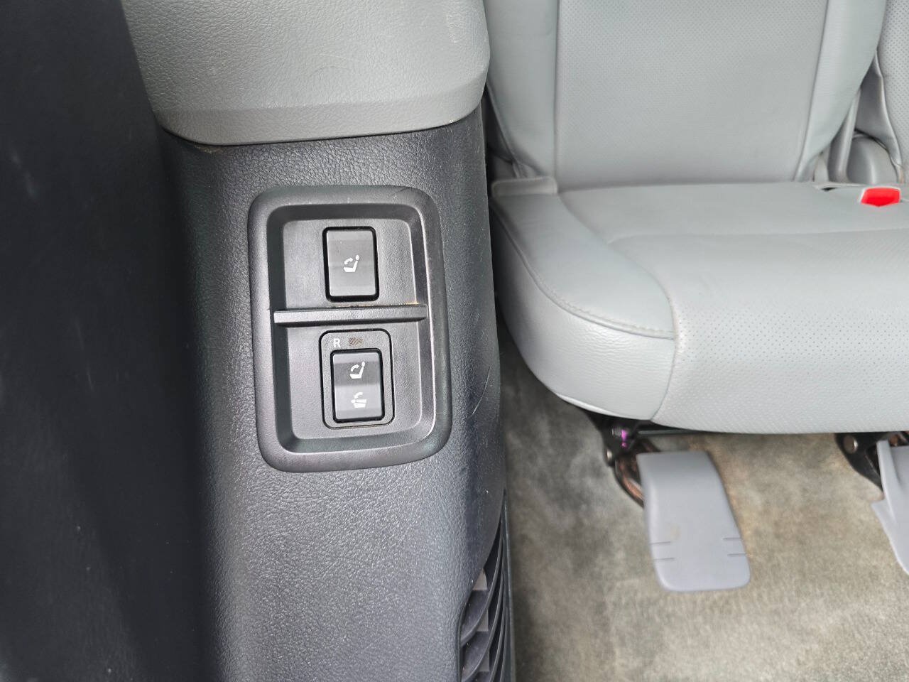 Used 2008 Toyota Sequoia Platinum w/ Cold Area Pkg AWD/4WD image 39