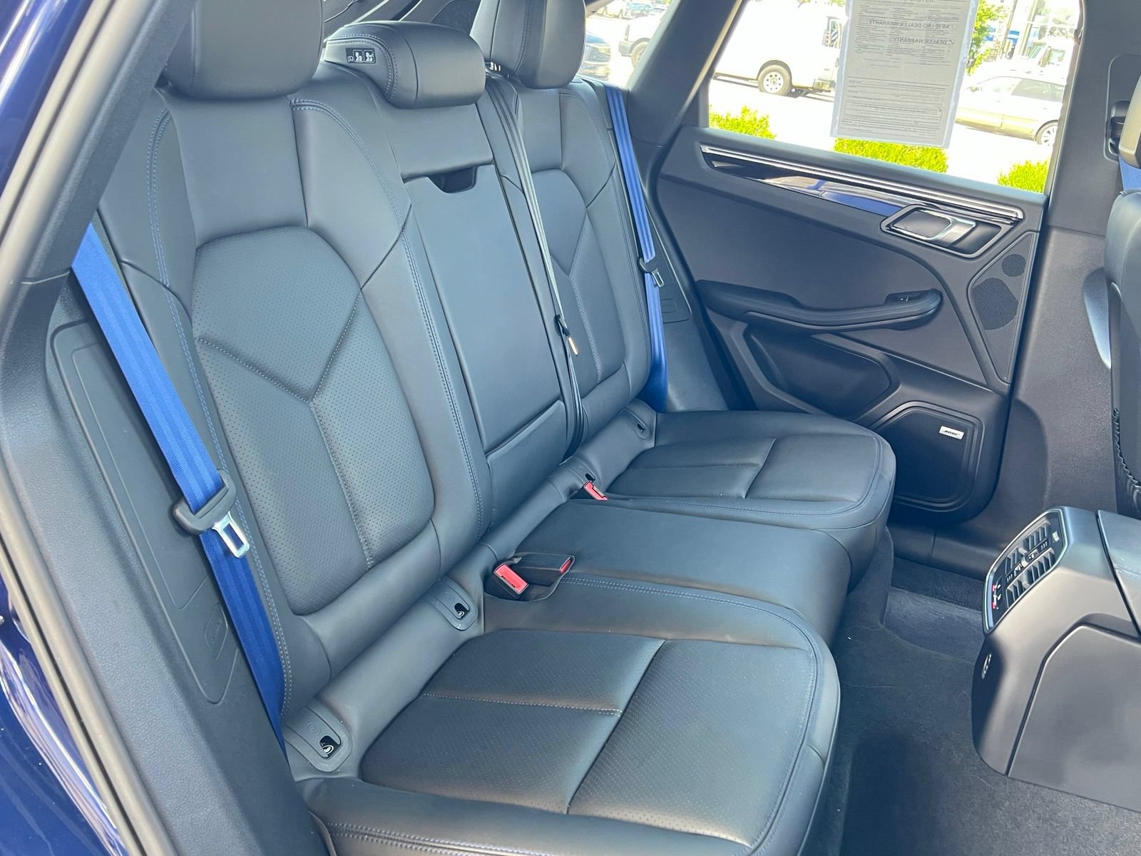 Used 2022 Porsche Macan AWD/4WD image 28