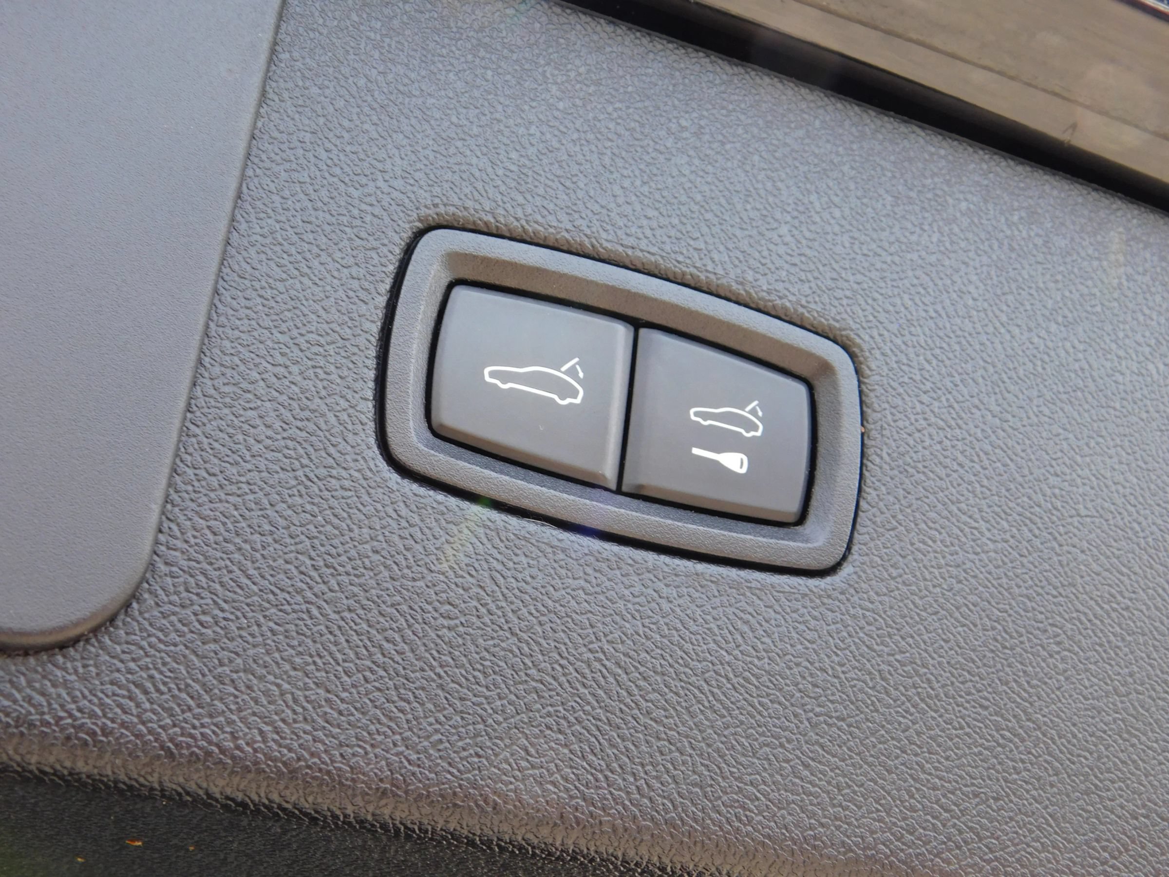Used 2020 Porsche Cayenne AWD/4WD image 7