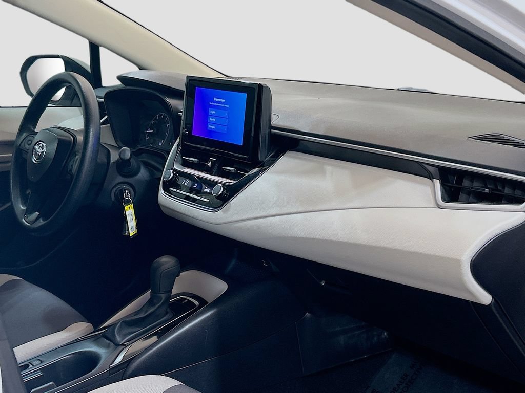 Used 2025 Toyota Corolla LE FWD image 24