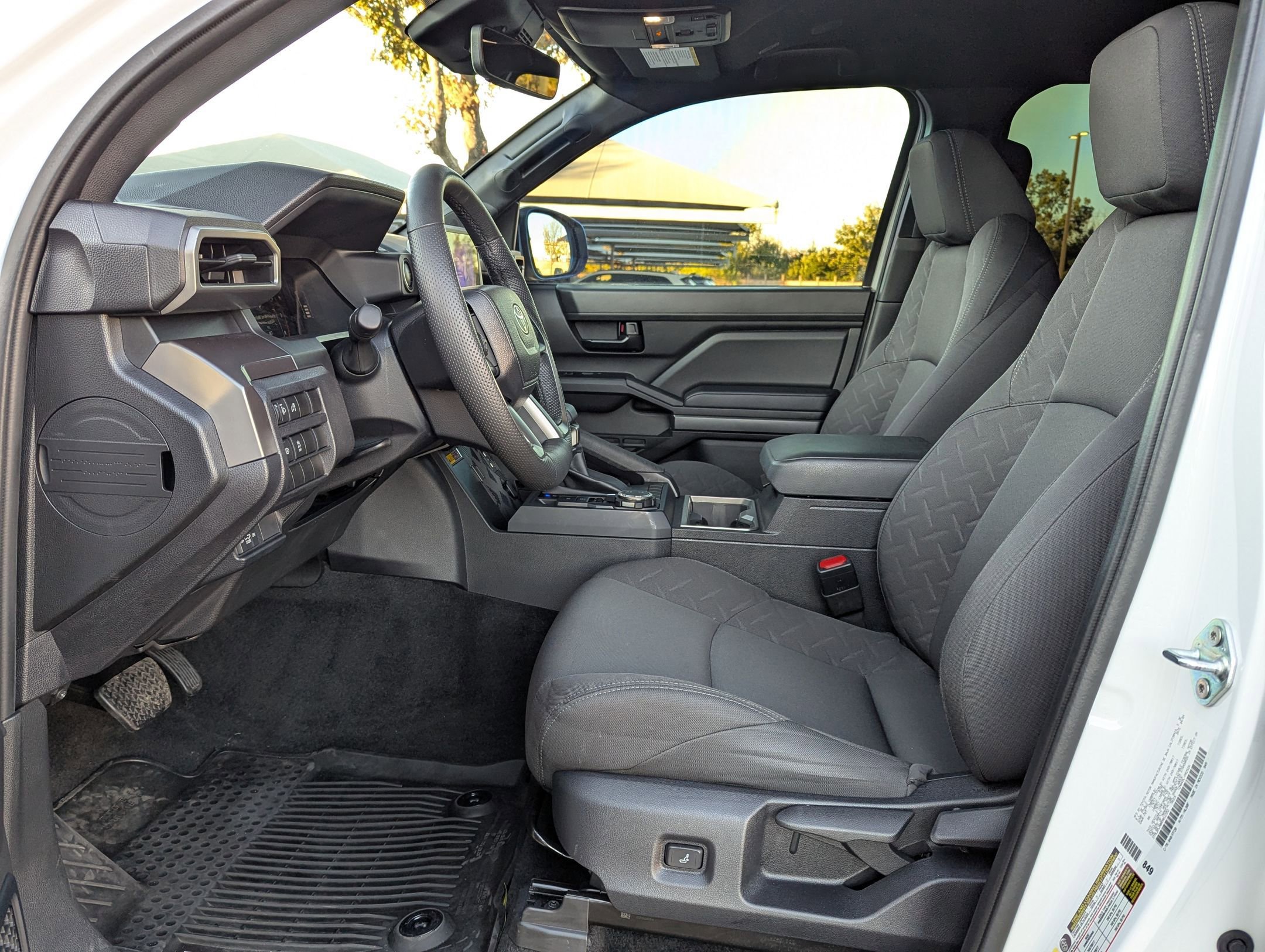 Used 2024 Toyota Tacoma 4x4 Double Cab image 10