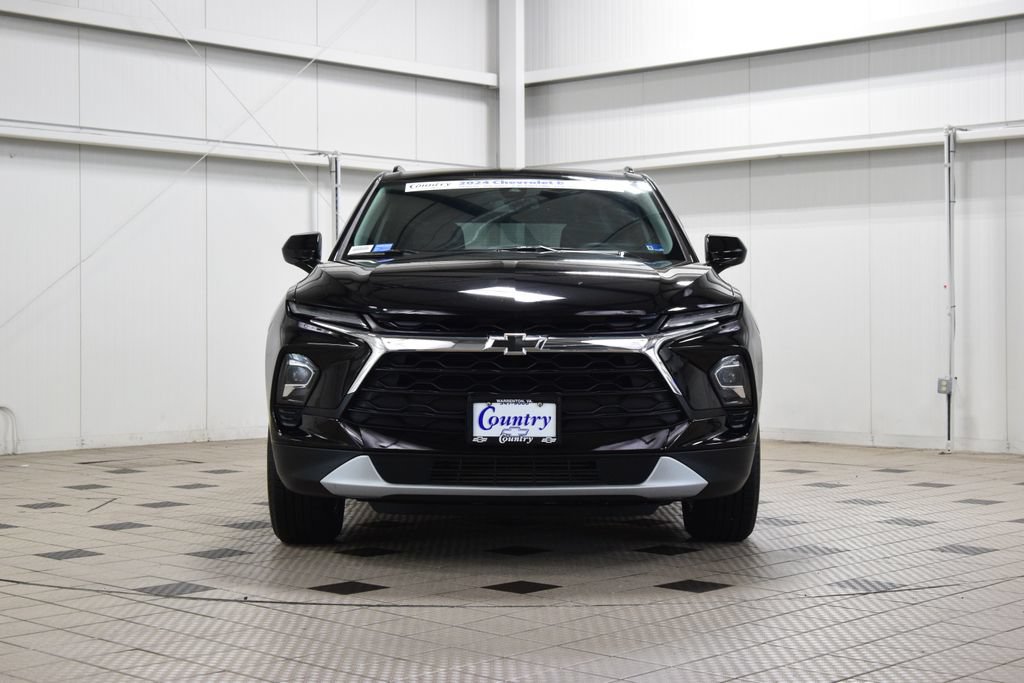 Used 2024 Chevrolet Blazer LT w/ Convenience Package FWD image 2
