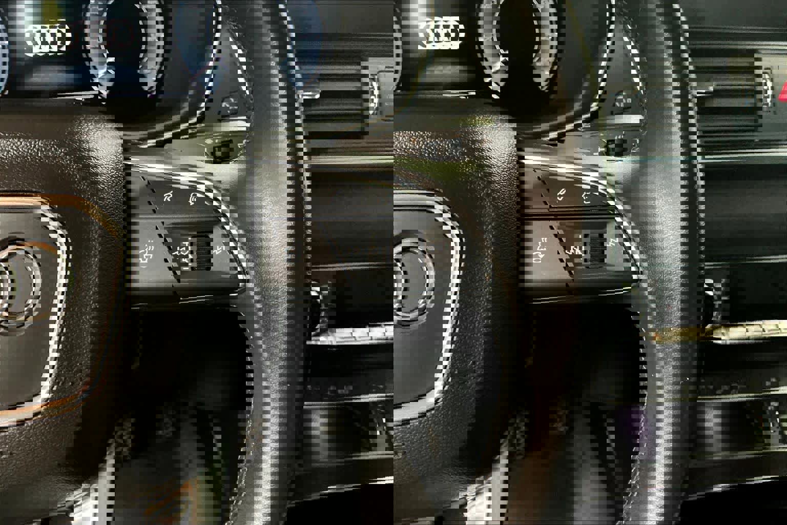 Used 2022 Audi Q5 e Premium w/ Convenience Package image 21