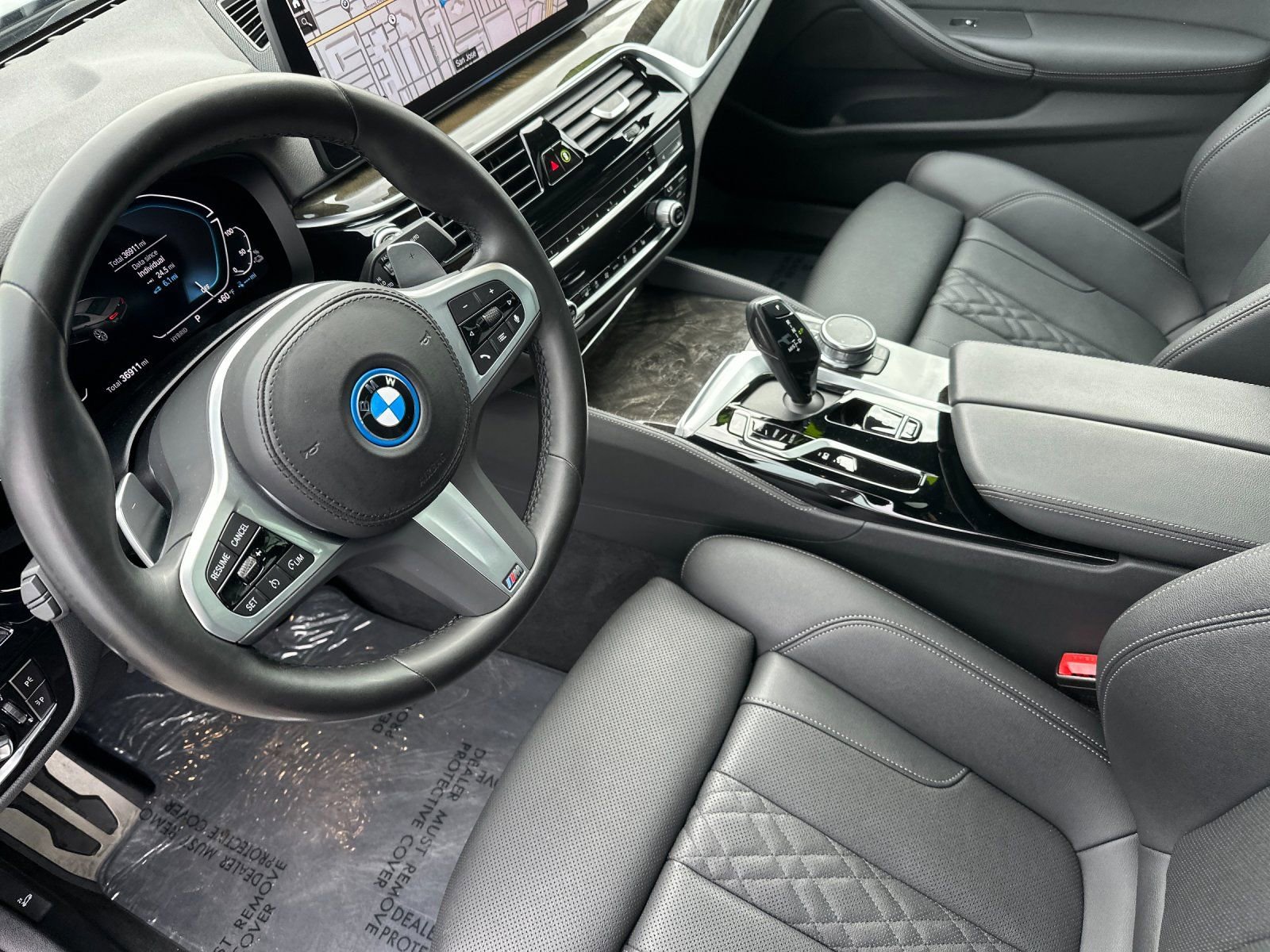 Used 2023 BMW 530e w/ M Sport Package image 10