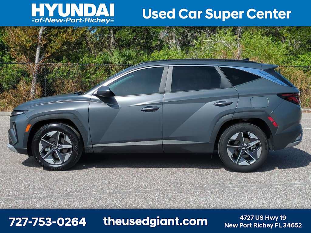 Certified 2025 Hyundai Tucson SEL FWD image 2
