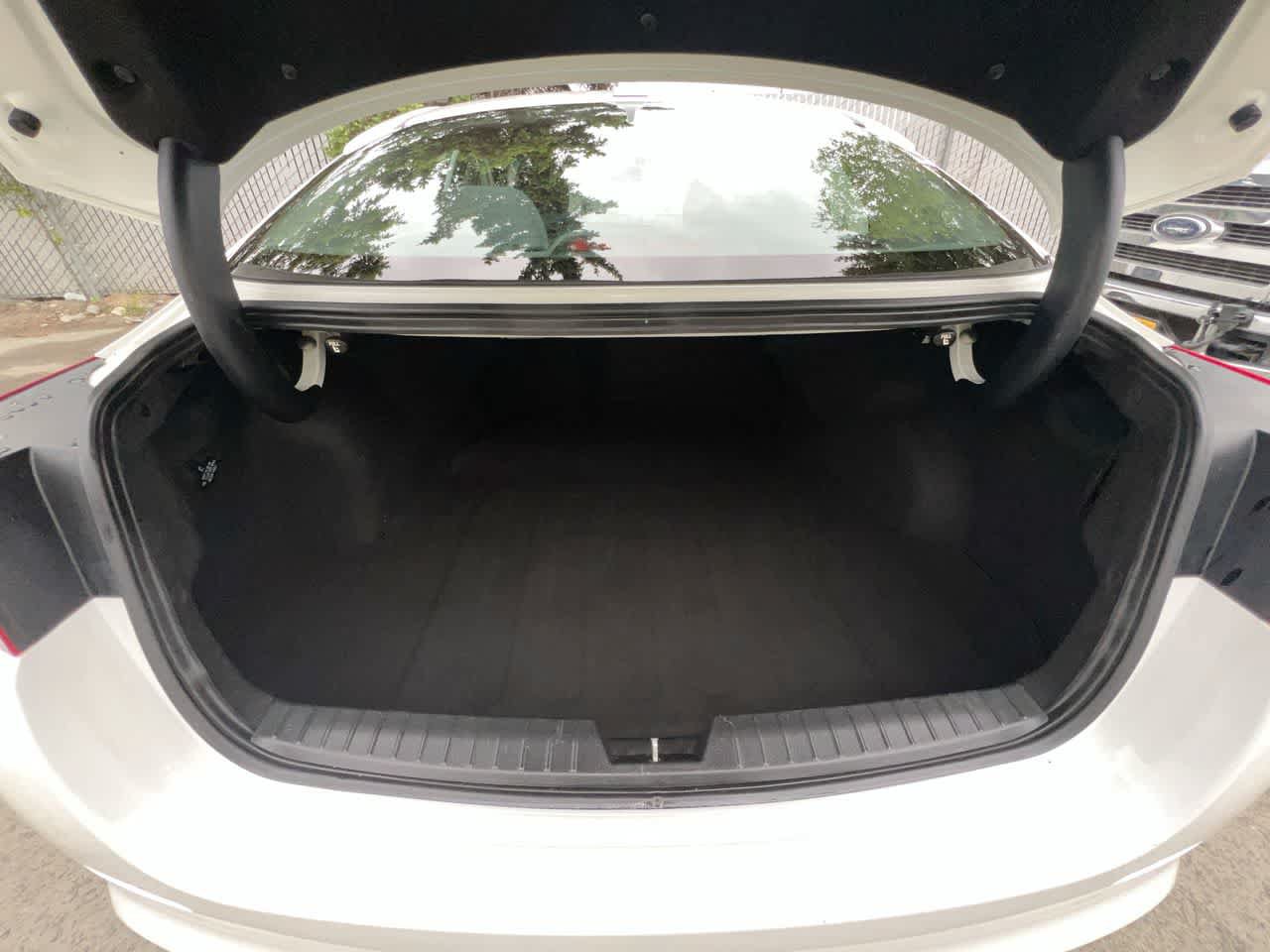 Used 2015 Kia Optima LX FWD image 24