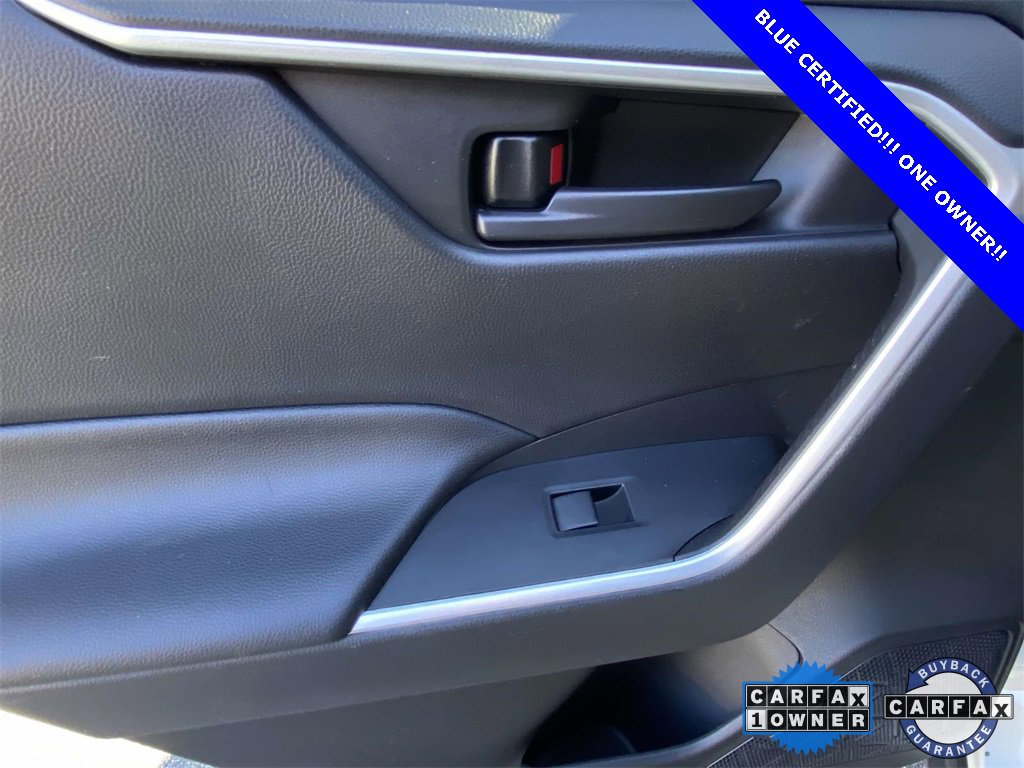 Used 2021 Toyota RAV4 LE image 13