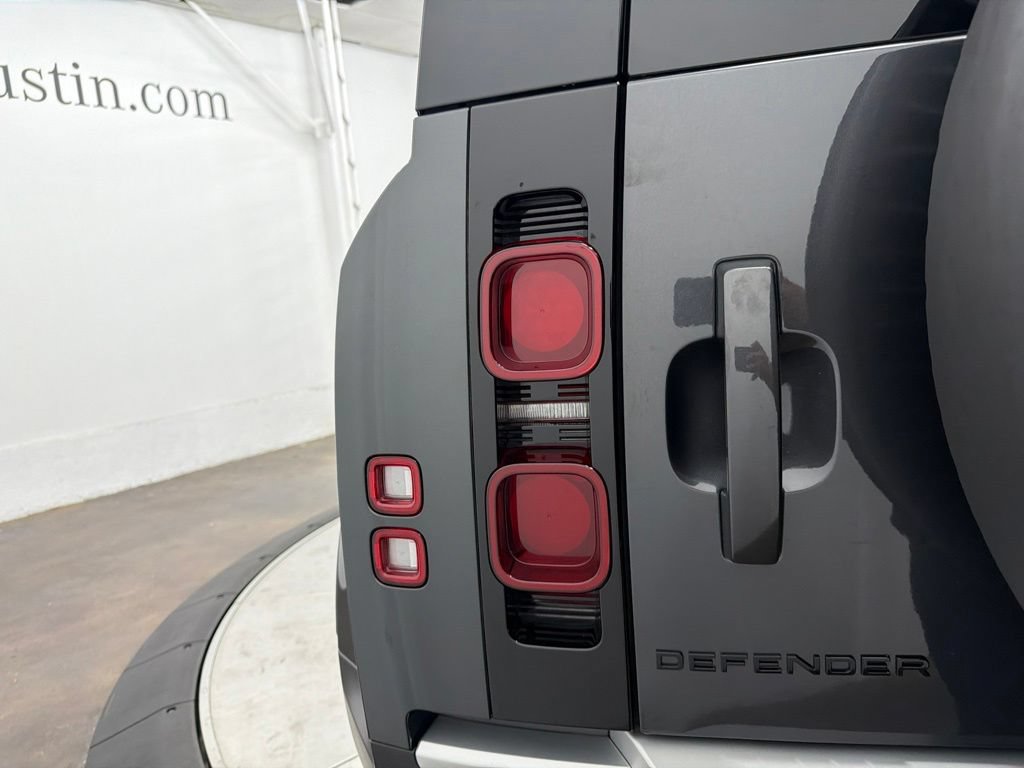 Used 2025 Land Rover Defender 110 S AWD/4WD image 11