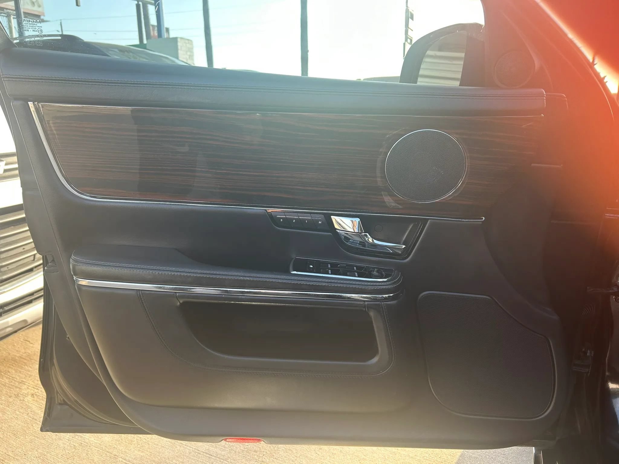 Used 2011 Jaguar XJ L RWD image 12
