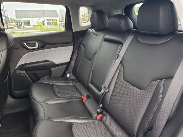 Used 2022 Jeep Compass Latitude AWD/4WD image 23