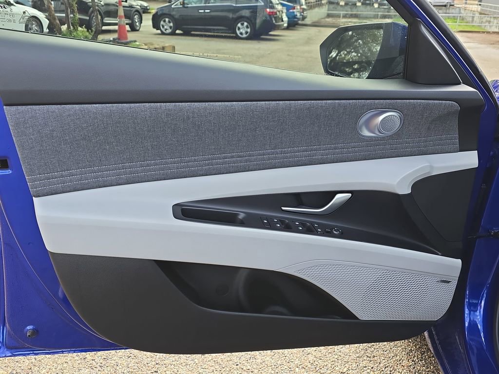 New 2026 Hyundai Elantra Limited image 25