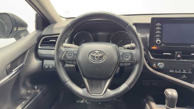 Used 2022 Toyota Camry SE w/ Convenience Package image 19