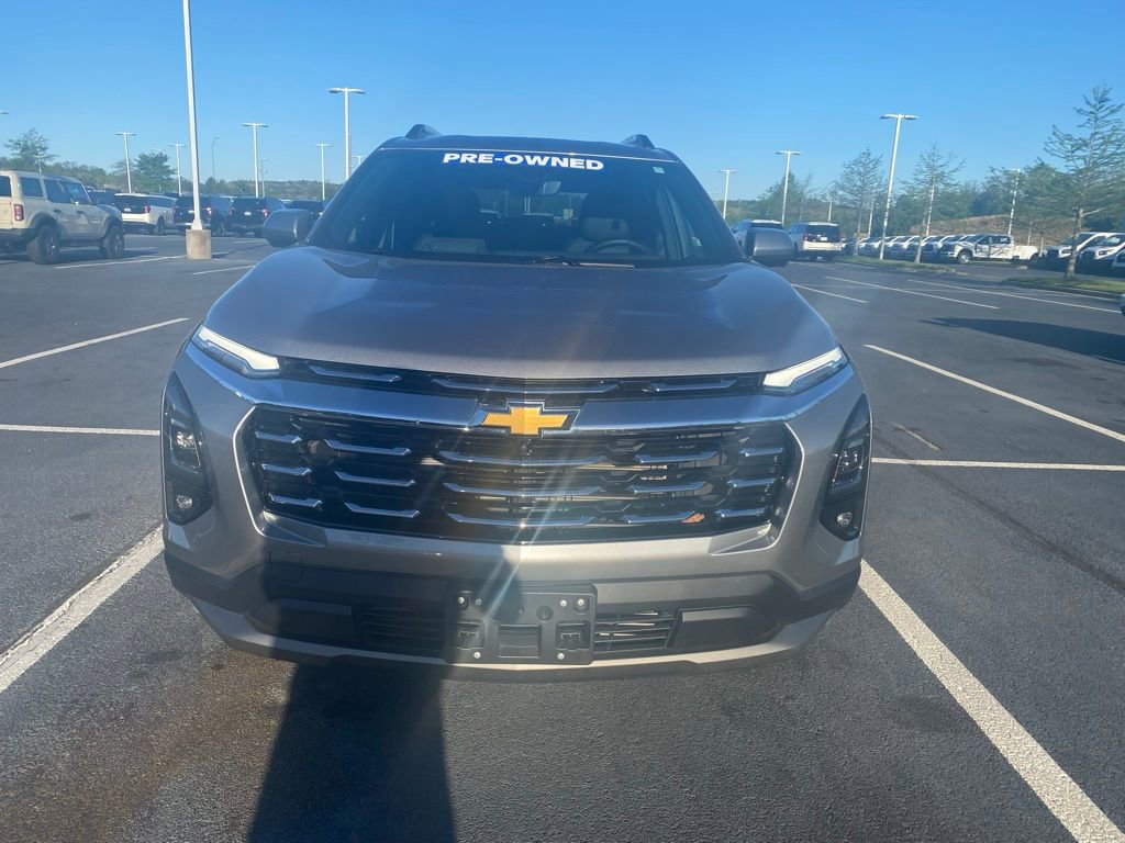 Used 2025 Chevrolet Equinox LT w/ Convenience Package II image 2