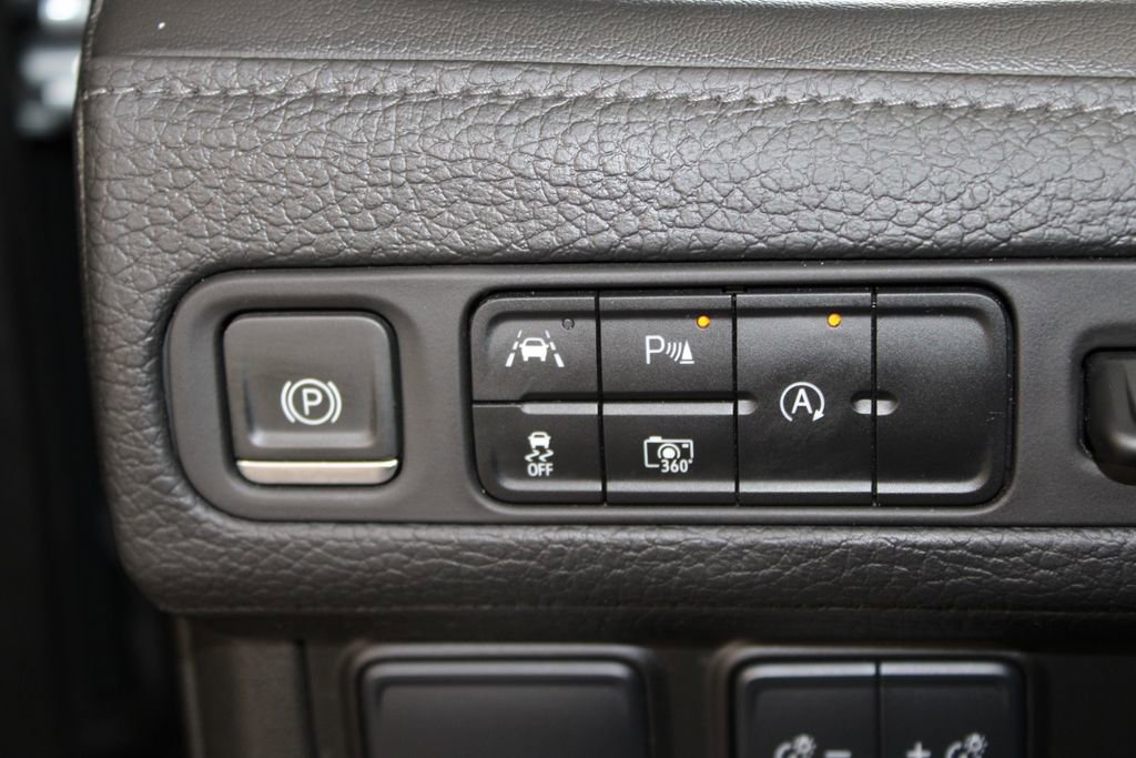 Used 2024 GMC Yukon XL Denali image 47