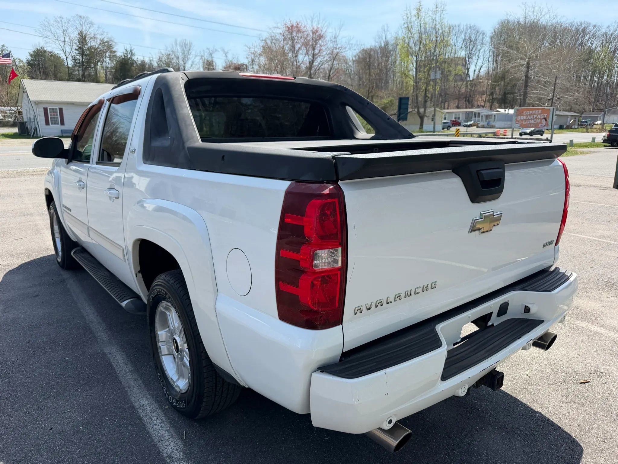 Used 2011 Chevrolet Avalanche LT w/ Suspension Package, Off-Road image 10