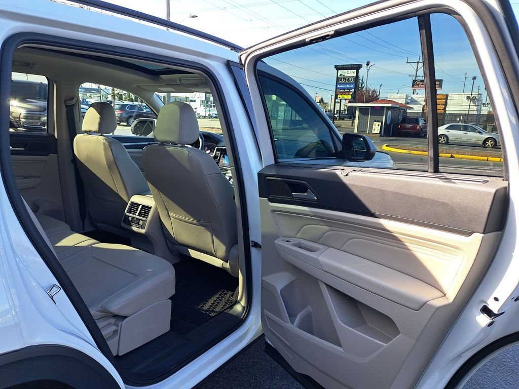 Used 2023 Volkswagen Atlas SE AWD/4WD image 15